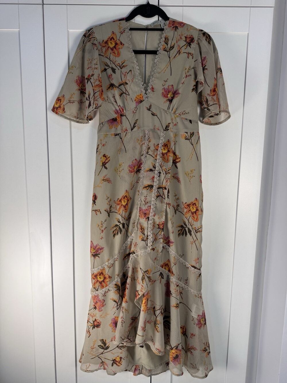 Hope & Ivy Maternity Floral Midi Dress Size 10 Lace Trim Flutter Sleeve Boho